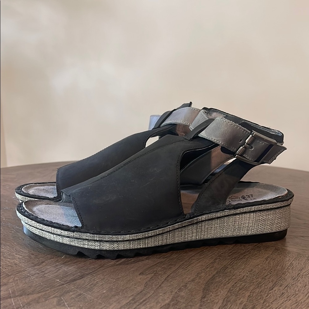 Women’s Naot Verbena Sandal Sz 37